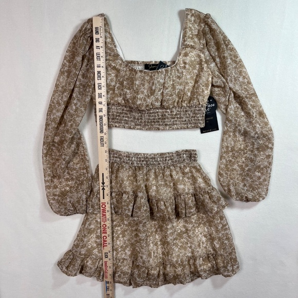 Japan Women's 2 Piece Cropped Top and Skirt Set Tan Size XS NWT - Picture 3 of 5